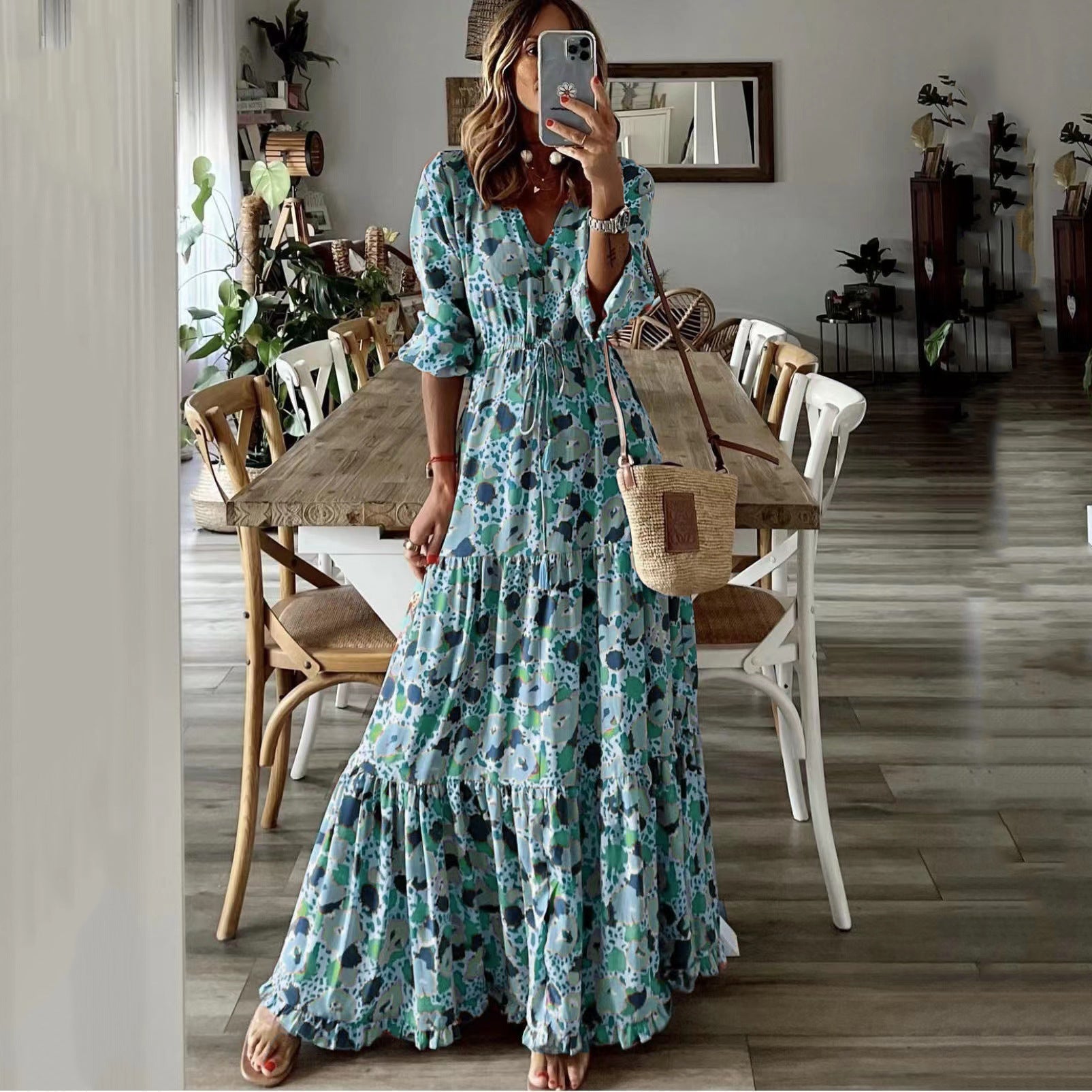 Elegant maxi dress with printed V-neckline